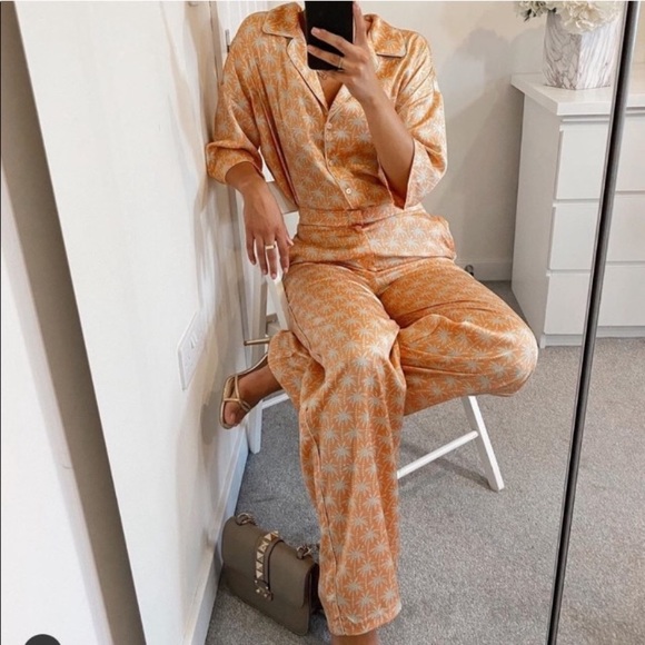 Zara Other - Zara 2 pieces tangerine print pajama style set